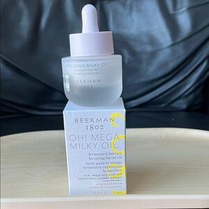 Beekman 1802 Oh! Mega Milky Oil - White and Yellow